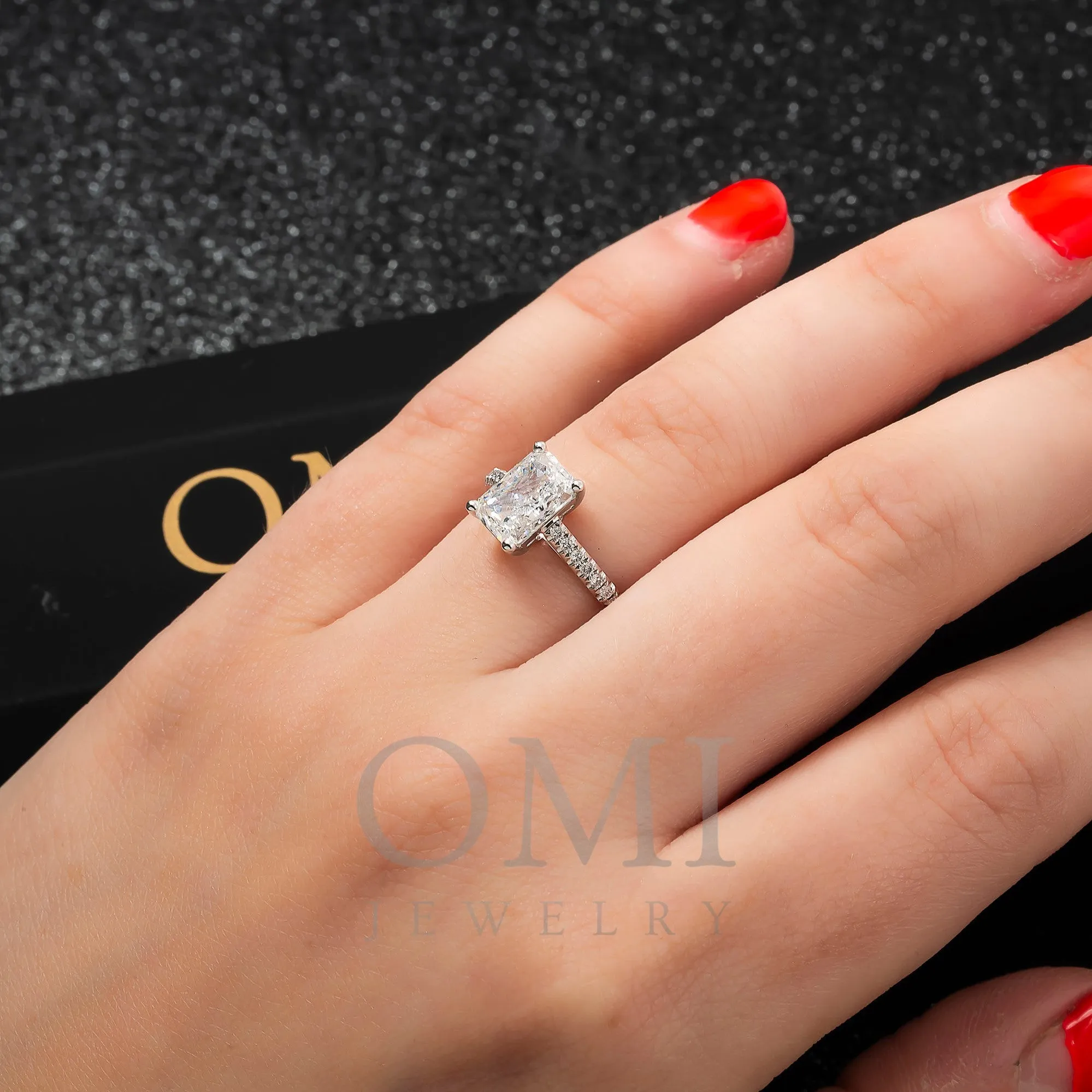 18K GOLD LAB DIAMOND RING 1.32 CTW