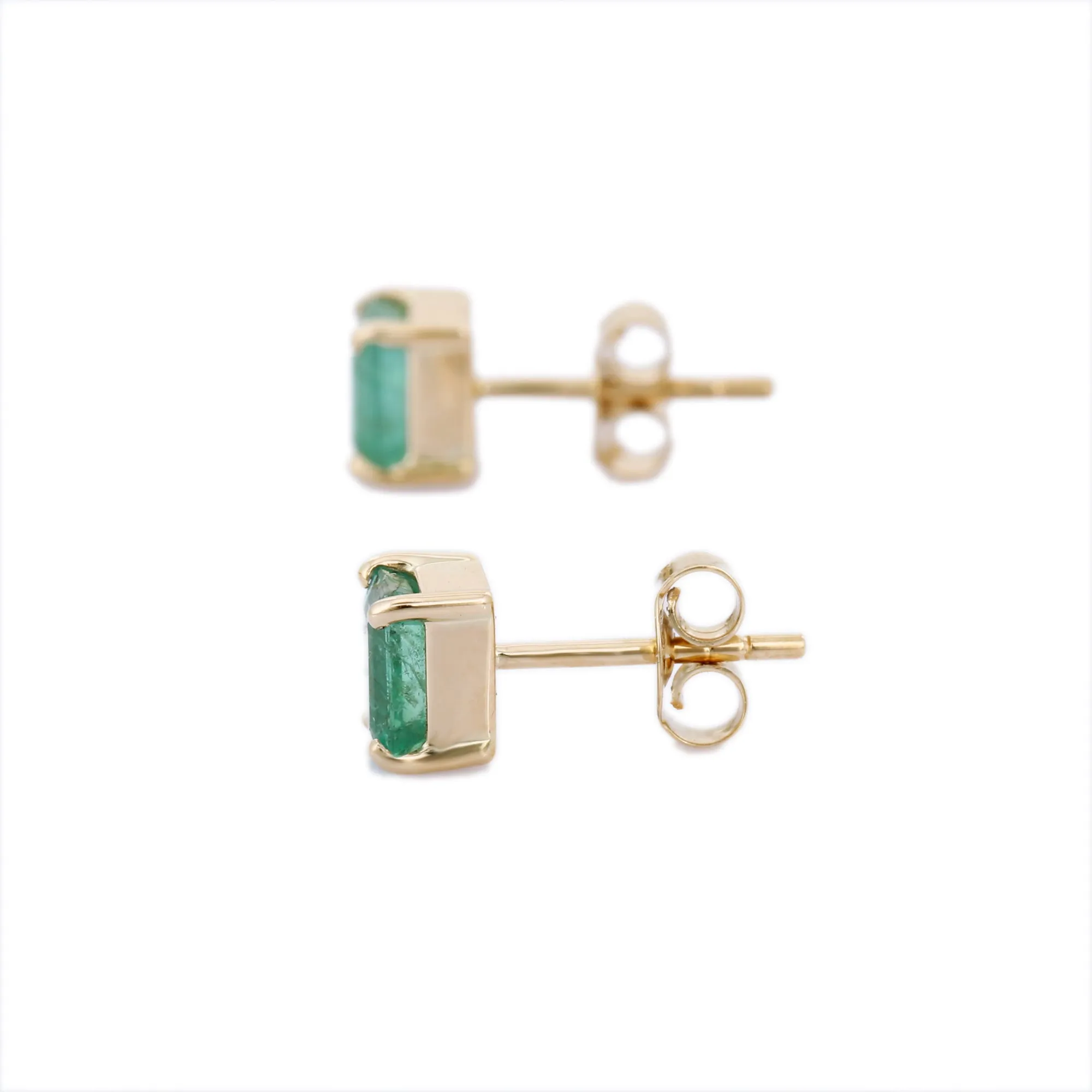 18K Yellow Gold Emerald Stud Earrings