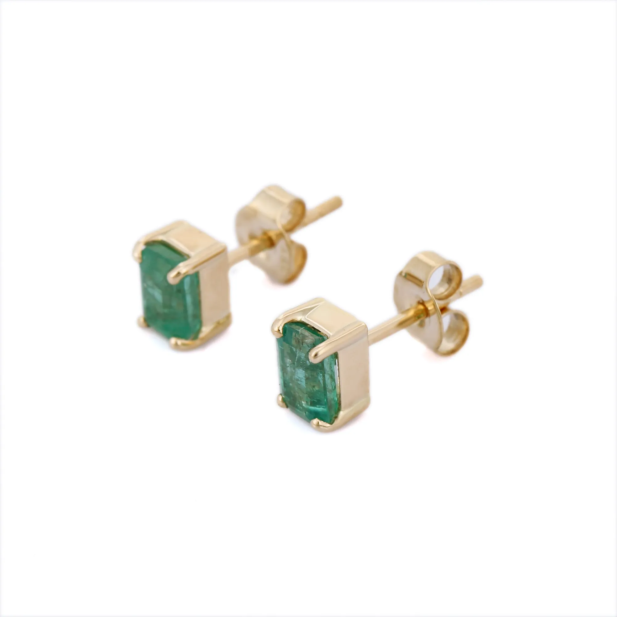 18K Yellow Gold Emerald Stud Earrings