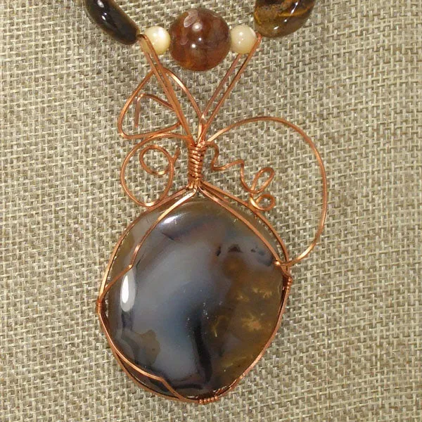 Earna Montana Agate Cabochon Pendant Necklace