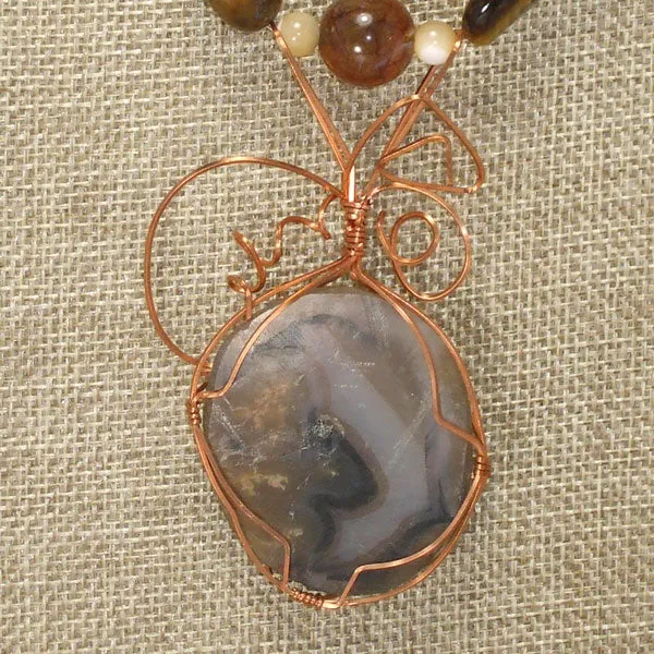 Earna Montana Agate Cabochon Pendant Necklace