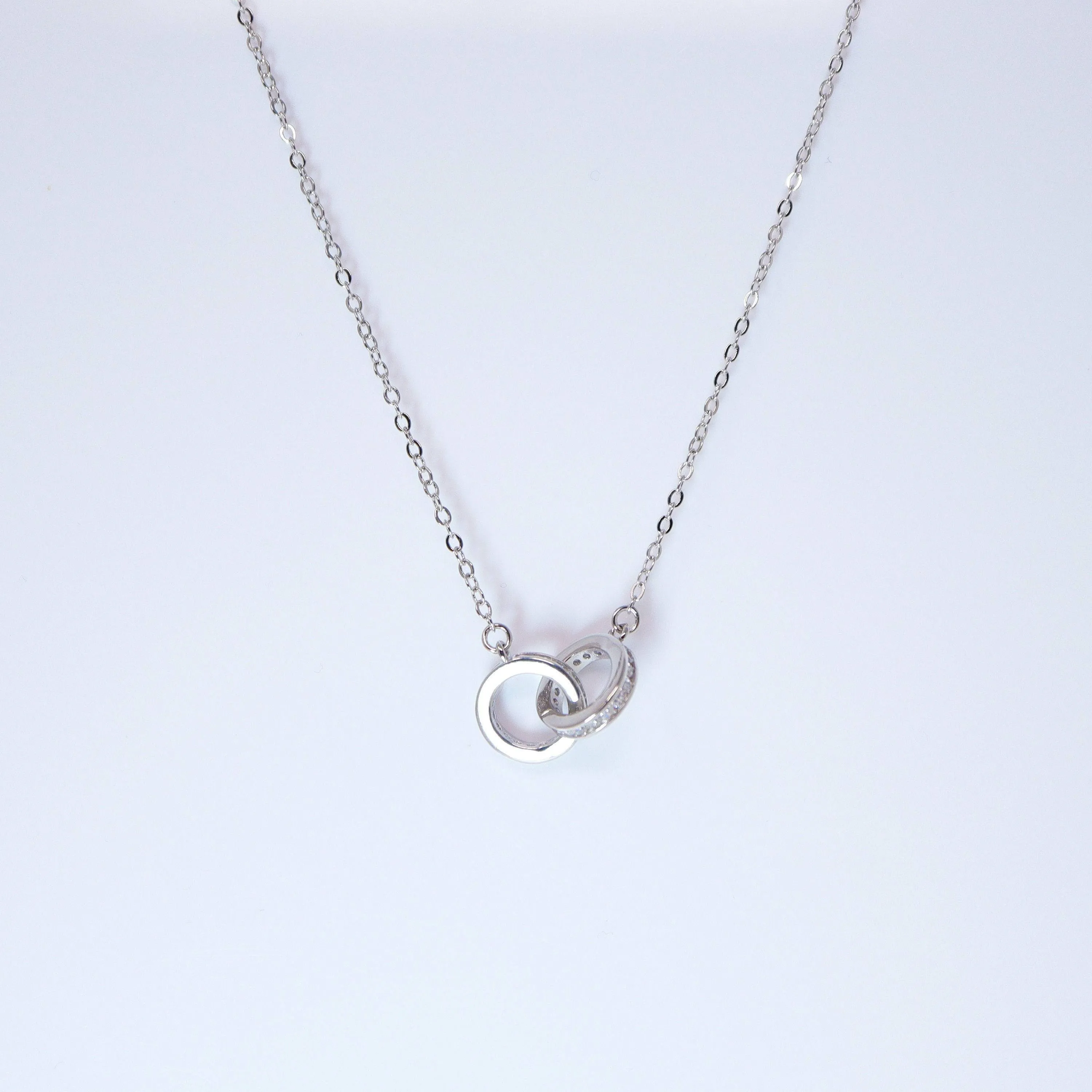 Eternity Circle Necklace  Infinity Necklace  Minimalist Jewelry  Linked circles necklace , connected circles, interlocking rings