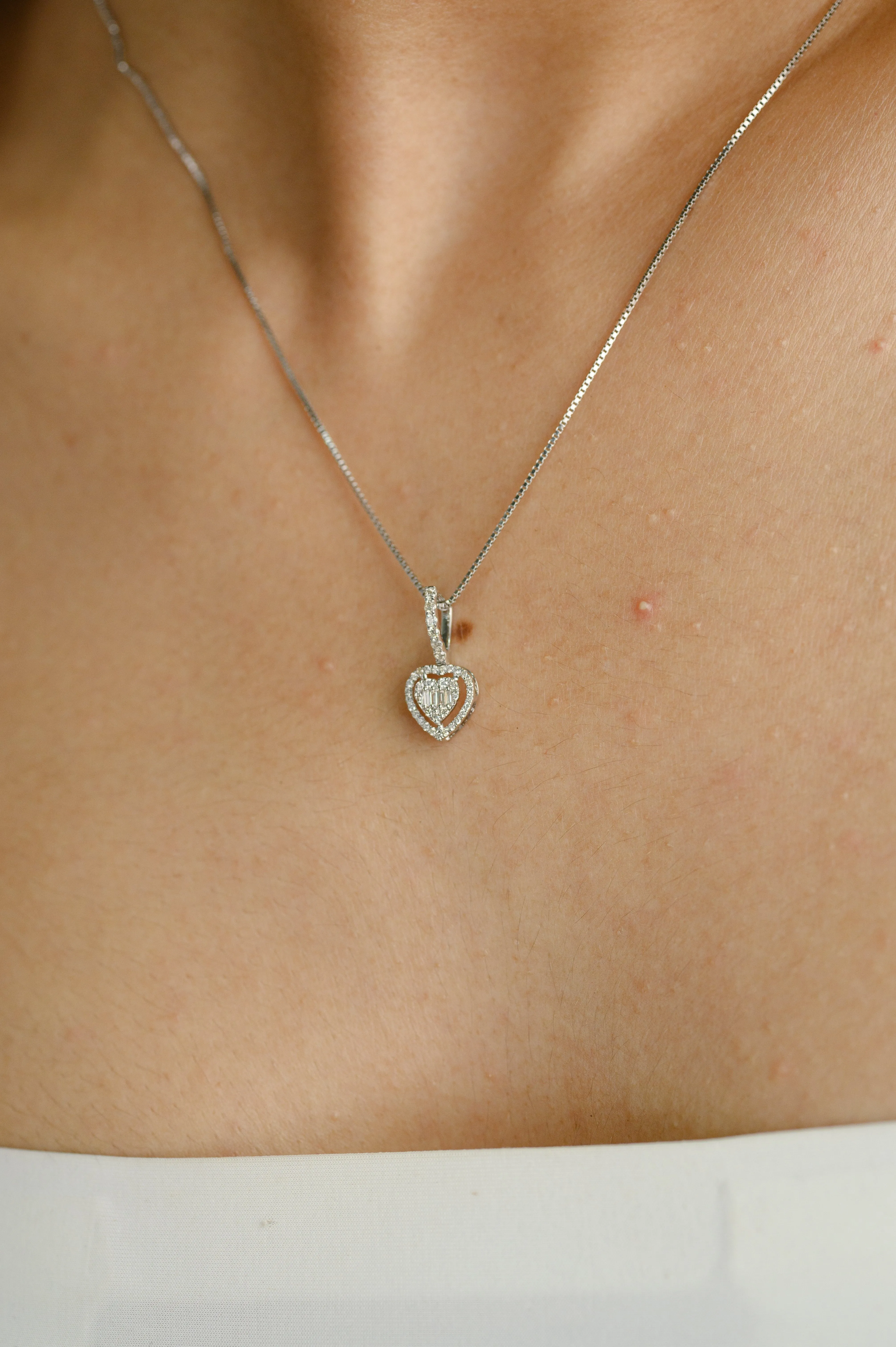 Heart Diamond Pendant In 18k Solid White Gold