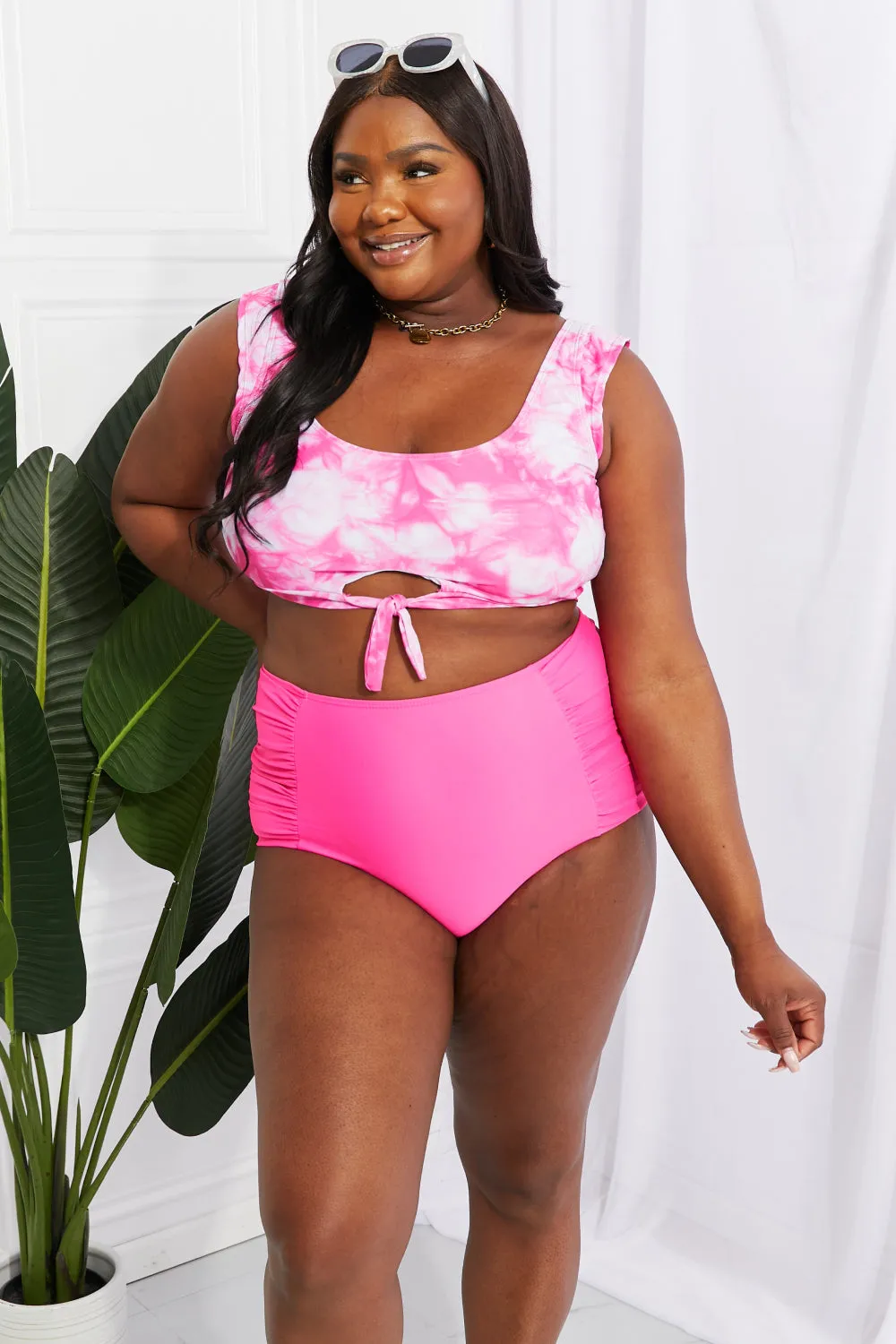 Marina West Swim Sanibel Crop-Badeoberteil und geraffte Hose im Set in Rosa