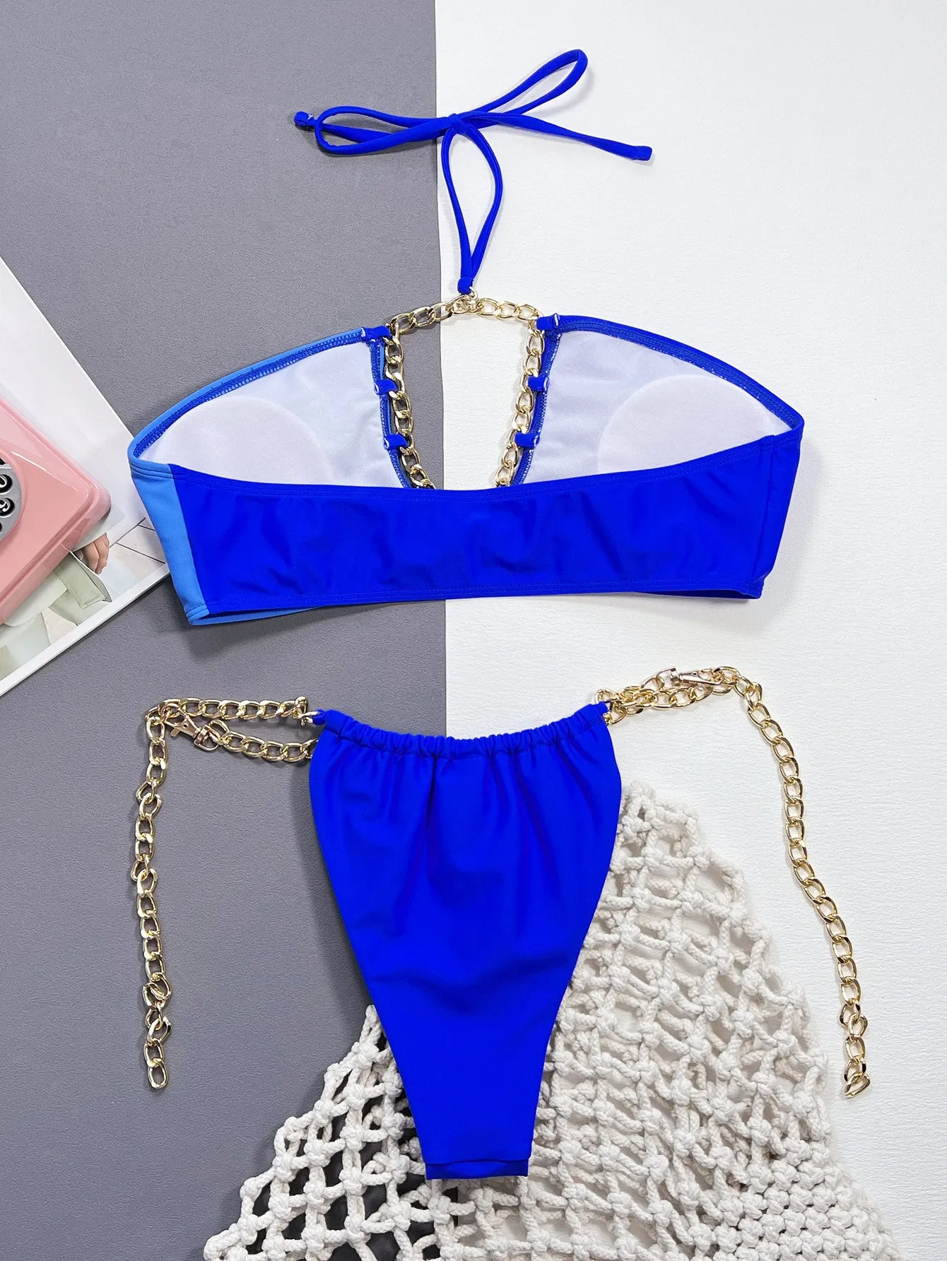 Neckholder-Bikini-Set mit Kettendetail