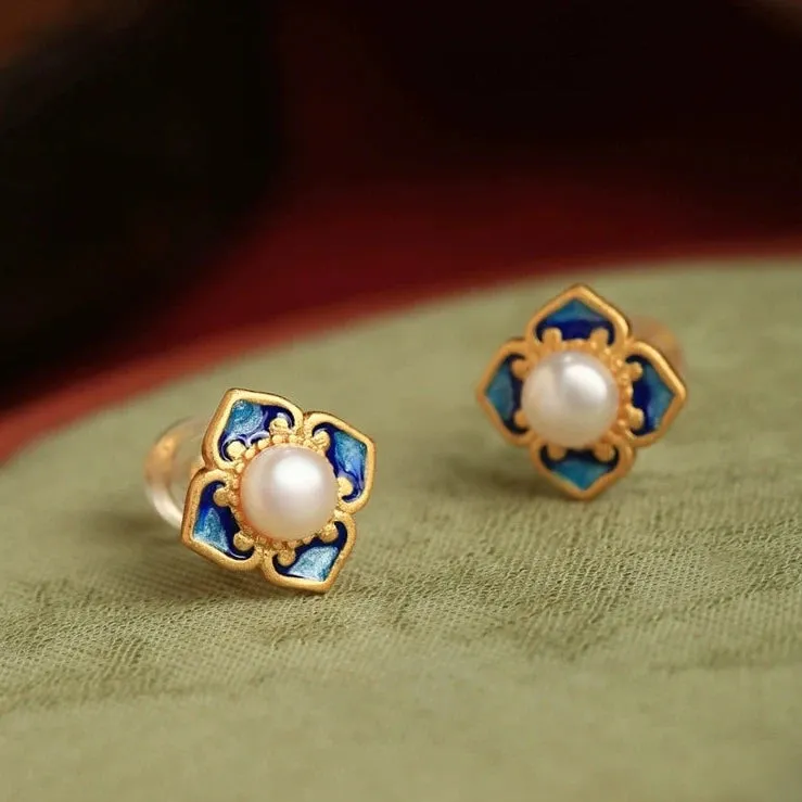 Pearl Earrings: Beauty of Tang