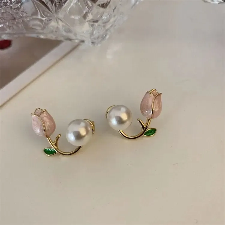 Tulip Pearl Earrings