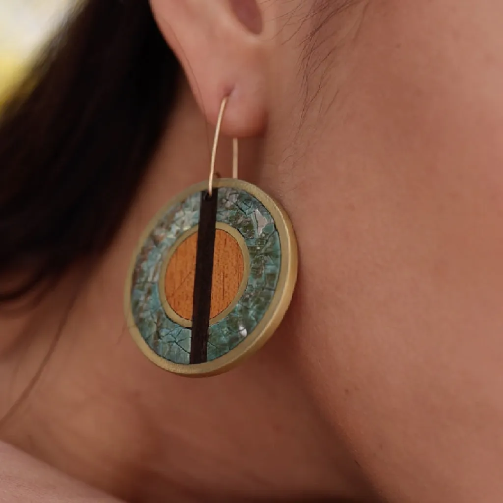 Vida Round Pendant Earrings